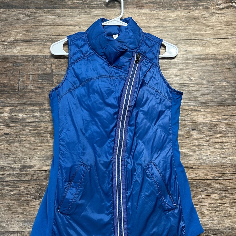 Lululemon Athletica Blue Cream Insulted Goose Down Vest